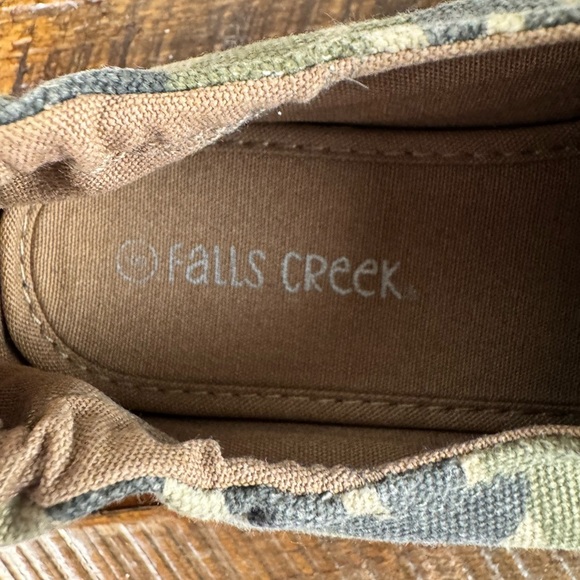 Falls Creek Camouflage Women's Sneakers - Picture 5 of 6